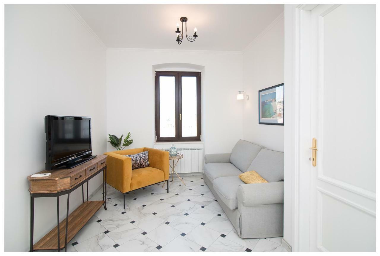 Stylish - Centre Apartment Theatre View Rijeka Exterior photo