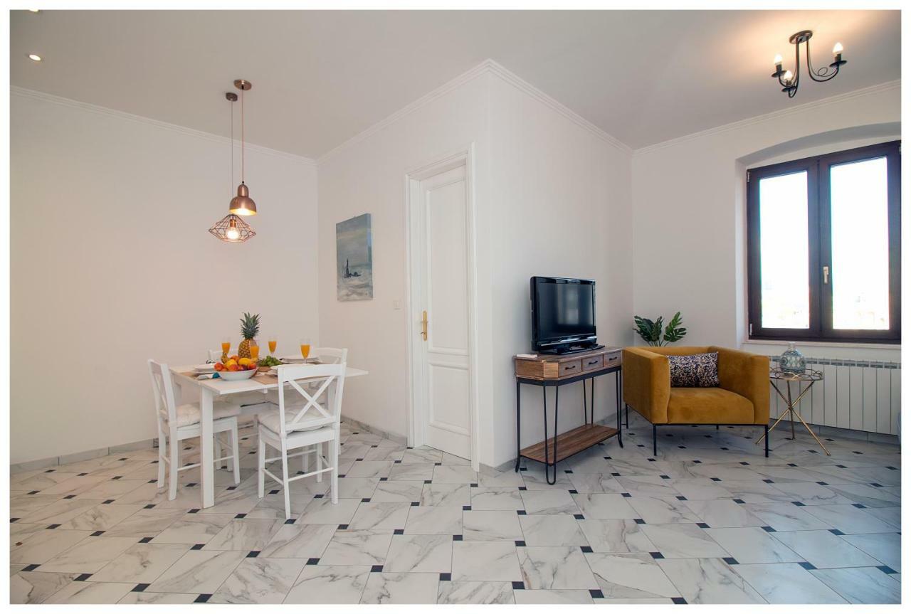 Stylish - Centre Apartment Theatre View Rijeka Exterior photo